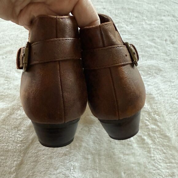 Kim Rogers “Tess” Ankle Booties Chestnut Faux Leather Buckle Accent Boot W US 8 - Picture 6 of 10